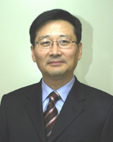홍춘의 교수 사진